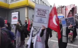 Gazze’ye destek için bir araya gelen üniversite öğrencilerinden sessiz yürüyüş