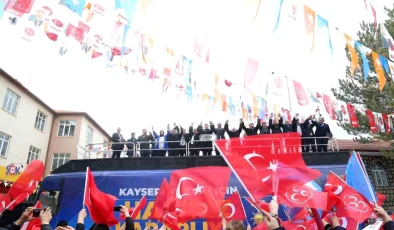 Kayseri Büyükşehir Belediye Başkanı Dr. Memduh Büyükkılıç, Cumhur İttifakı Sarıoğlan Aday Tanıtım Toplantısı’na katıldı