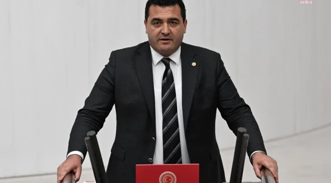 CHP Genel Başkan Yardımcısı Ulaş Karasu, Türk deniz ticaret filosundaki yaşlı gemilerin can ve mal güvenliği açısından tehlike oluşturduğunu belirtti
