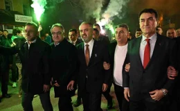 Bursa Büyükşehir Belediye Başkanı Alinur Aktaş, CHP’nin Bursa Büyükşehir Belediyesi Başkan adayı Mustafa Bozbey’in seçim beyannamesini eleştirdi