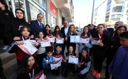 Mehmet Kasapoğlu İzmir’de Gençlik ve Spor projelerini anlattı