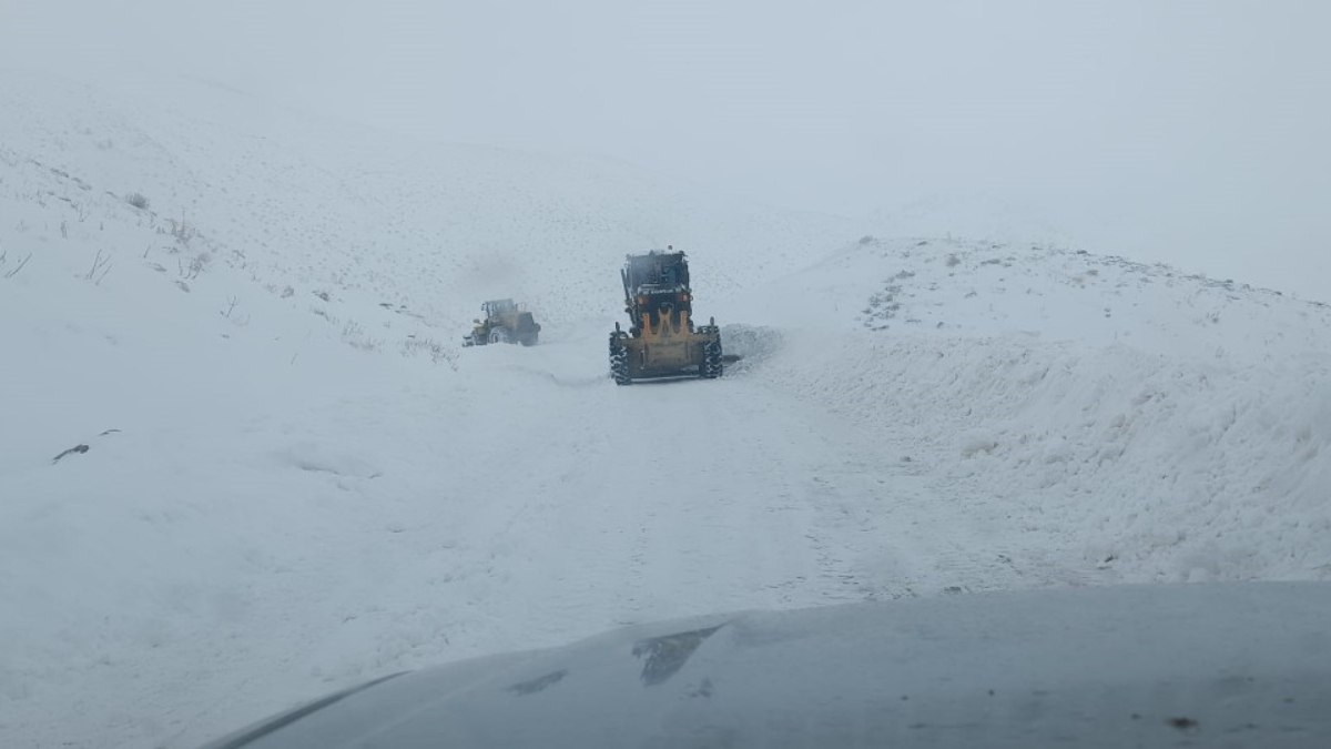 Siirt’te kar nedeniyle kapalı olan 28 köy yolu ulaşıma açıldı